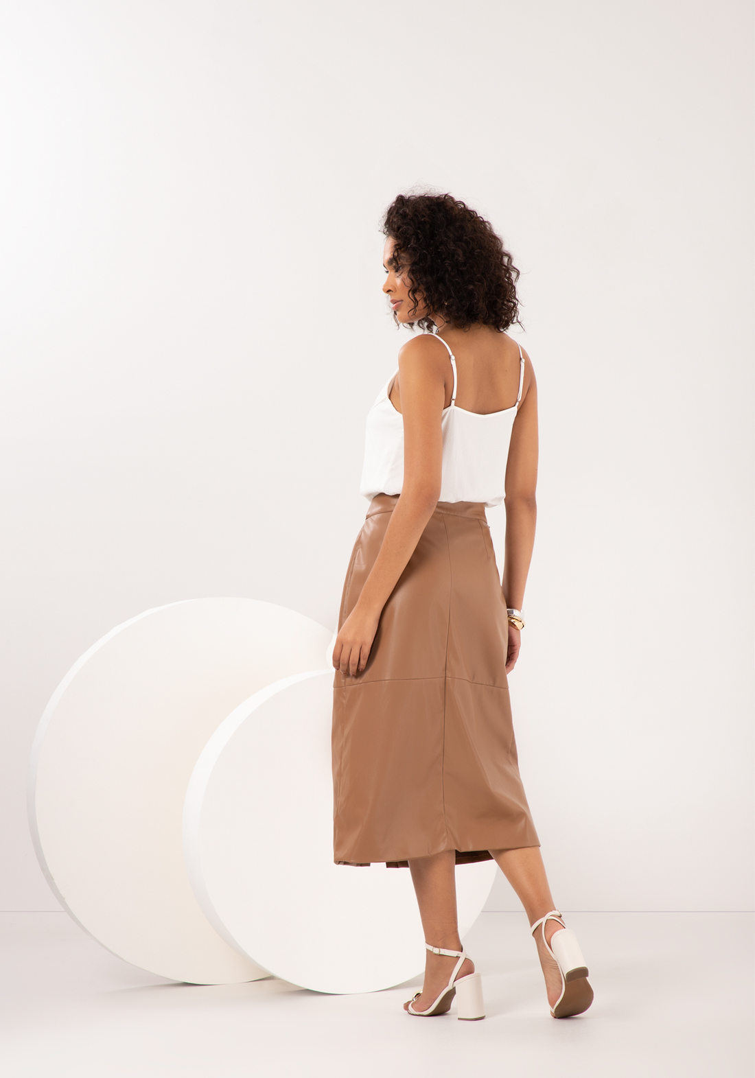 Blusa Regata Lunender Viscose Decote V com Babado Alça Fina Ajustável Lisa Azul Blusa Regata Lunender Viscose Decote V com Babado Alça Fina Ajustável Lisa Azul