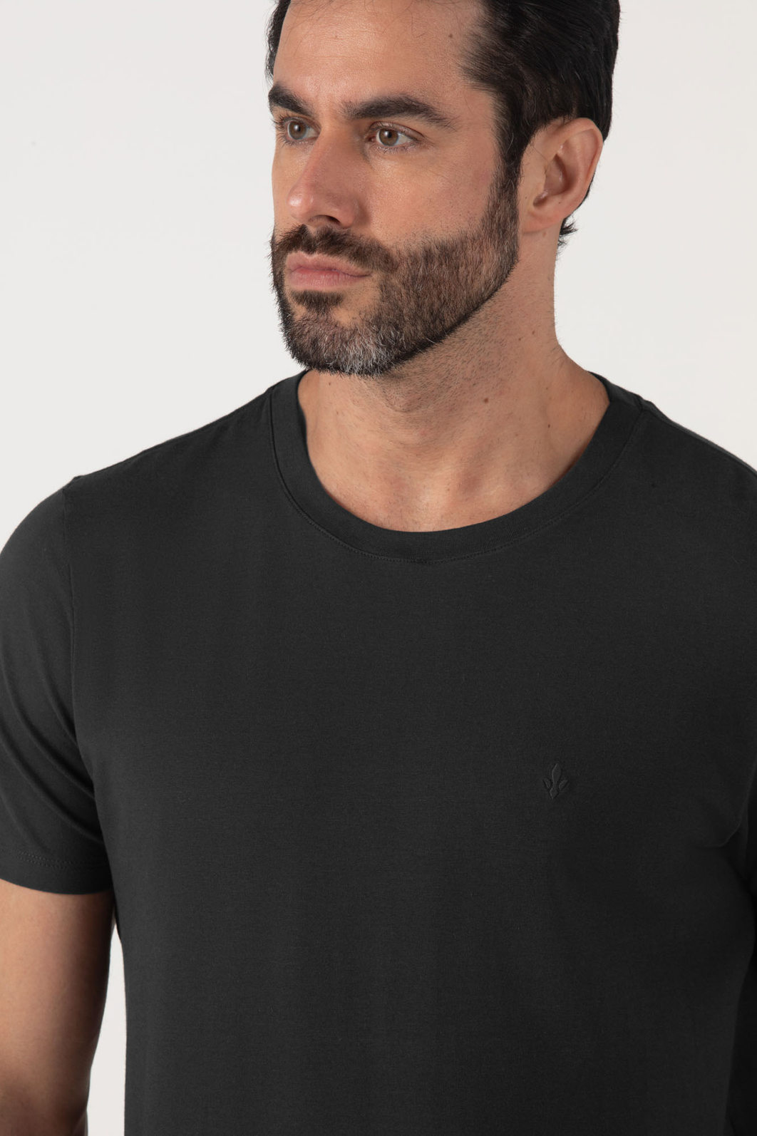 Camiseta Dlz Algodão Elastano Stretch Básica Aplicação Bordado Logo Preto Camiseta Dlz Algodão Elastano Stretch Básica Aplicação Bordado Logo Preto