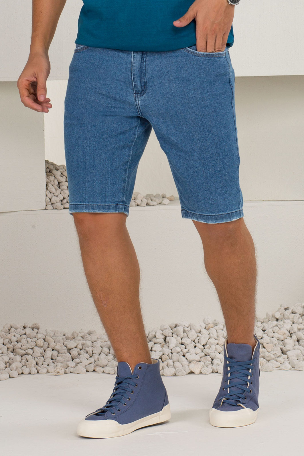 Bermuda Jeans Dlz Slim APVE com Bolso Aplicação Bordado Logo Azul Médio