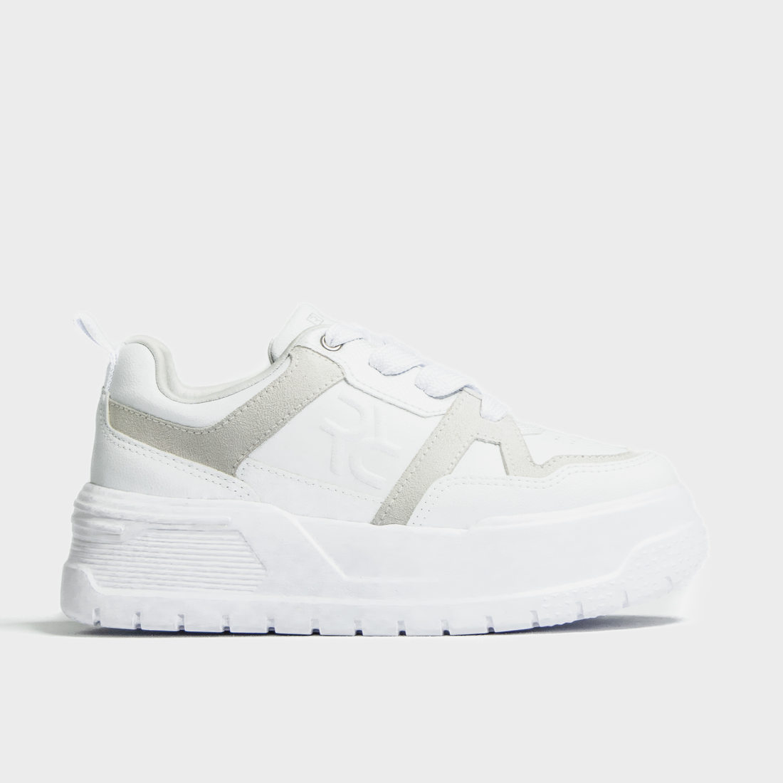 Tênis Flatform Ramarim com Recortes Camurça Lateral Aplicação Logo Branco Tênis Flatform Ramarim com Recortes Camurça Lateral Aplicação Logo Branco