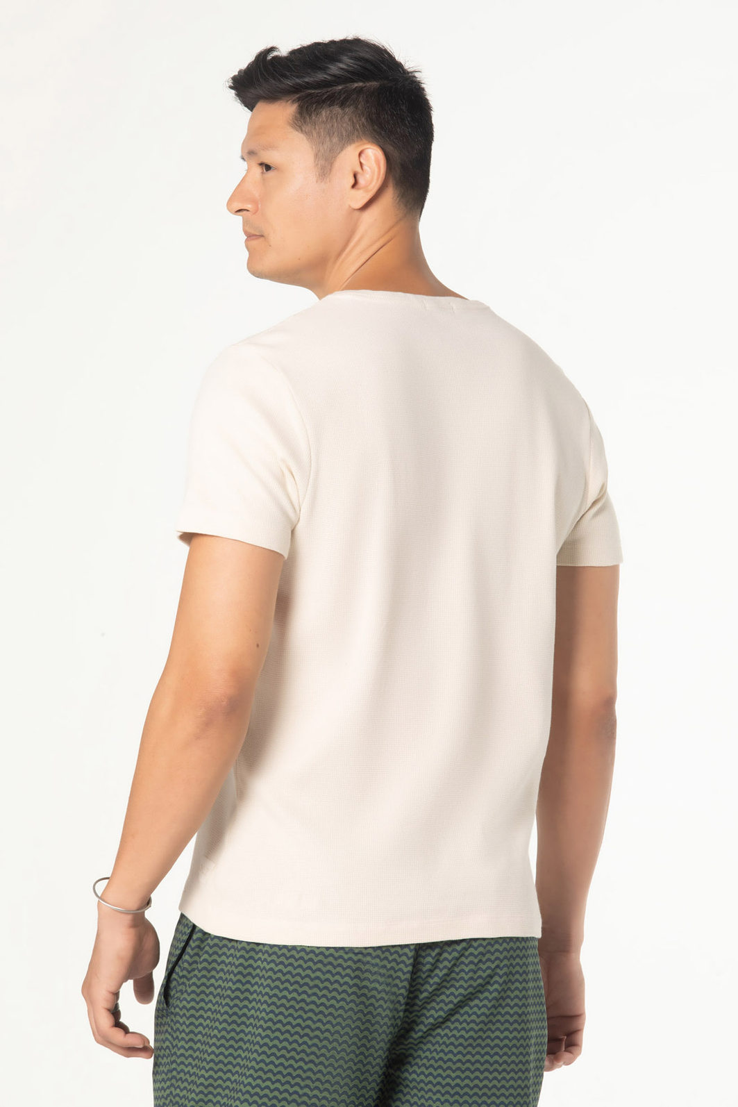 Camiseta Dlz Algodão Malha Texturizada Manga Curta Lisa Bege Camiseta Dlz Algodão Malha Texturizada Manga Curta Lisa Bege