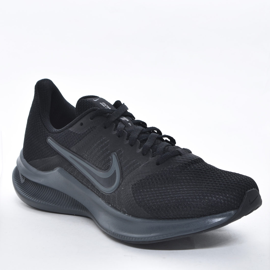 Tênis Nike Downshifter 11 Mesh com Recortes Tela Solado Trabalhado Aplicação Logo Preto Tênis Nike Downshifter 11 Mesh com Recortes Tela Solado Trabalhado Aplicação Logo Preto