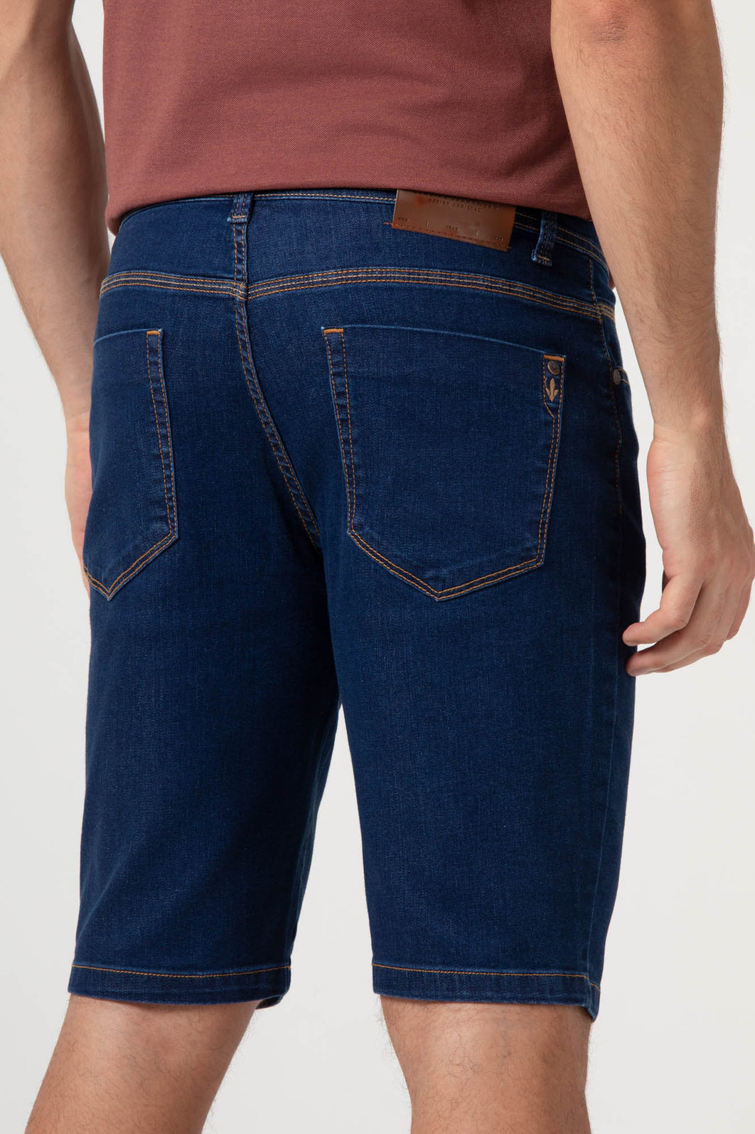 Bermuda Jeans Dlz Slim APVE com Bolso Aplicação Bordado Logo Azul Escuro