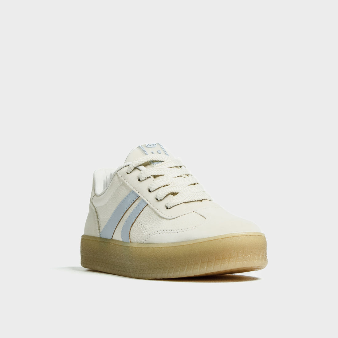 Tênis Via Marte com Recortes Camurça Detalhe Pesponto Bege