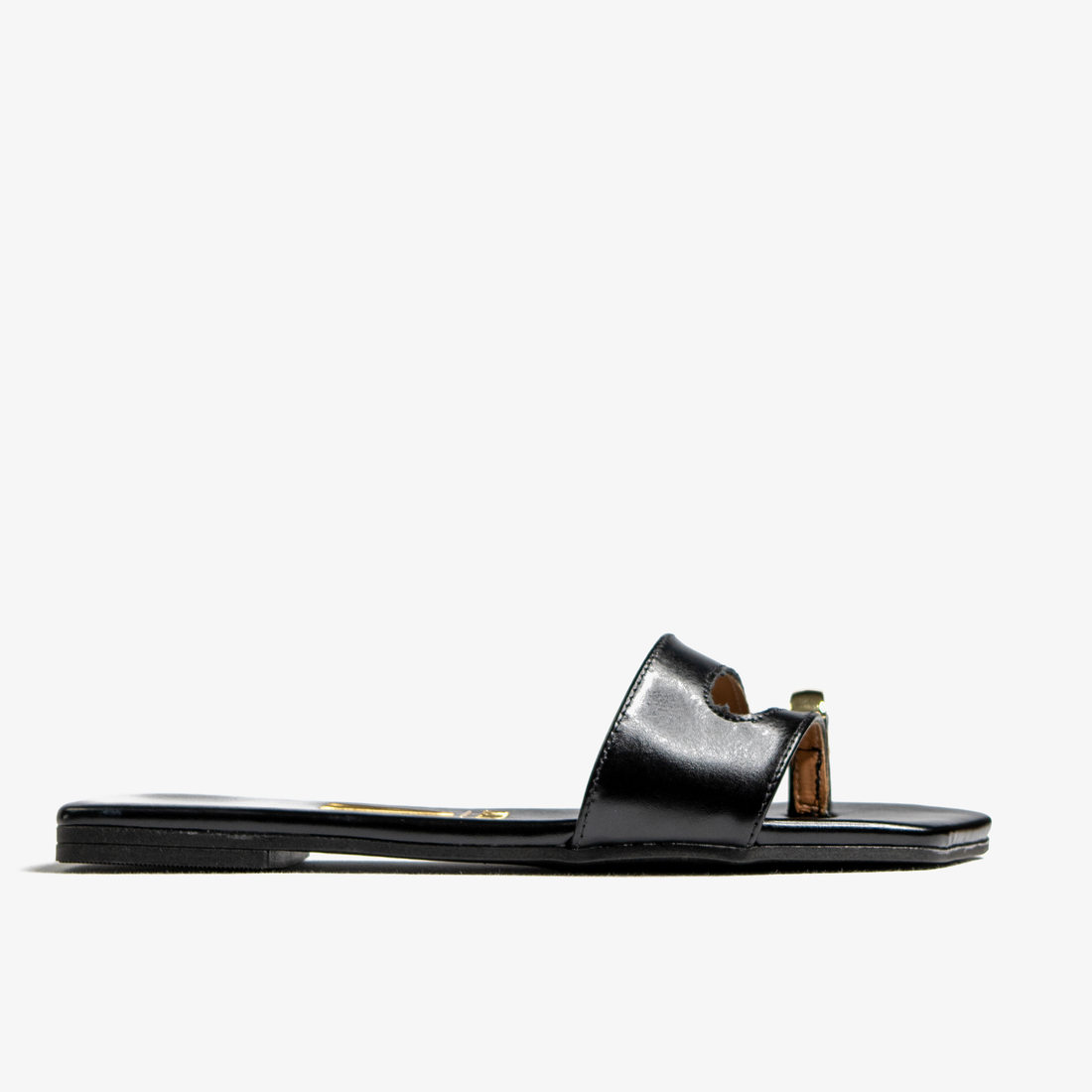 Rasteira Vizzano Bico Quadrado Tira Vazada Detalhe Dedo Metal Preto Rasteira Vizzano Bico Quadrado Tira Vazada Detalhe Dedo Metal Preto