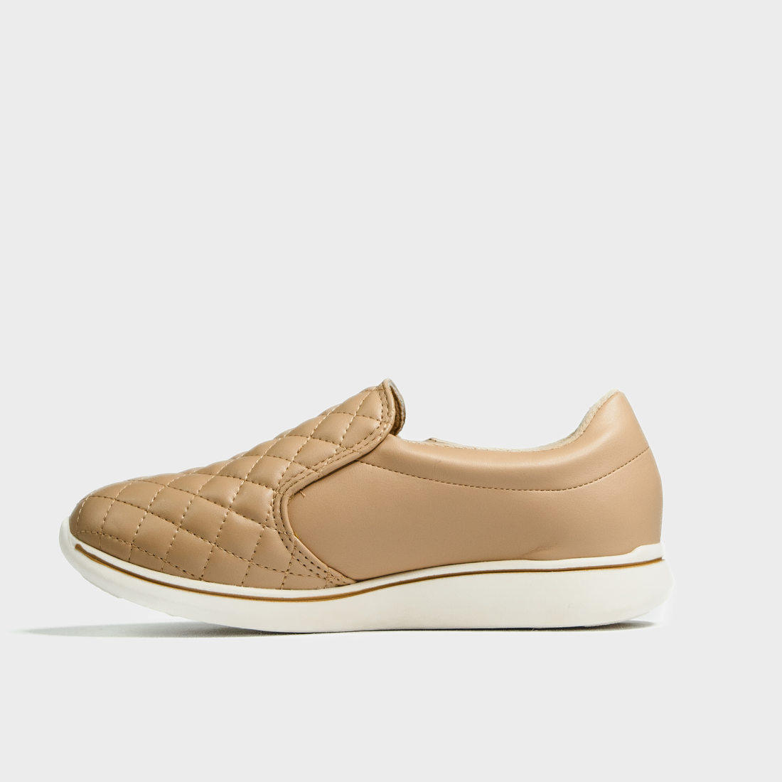 Tênis Slip-on Modare Ultra Conforto Matelassê Aplicação Metal Logo Lateral Zíper Bege