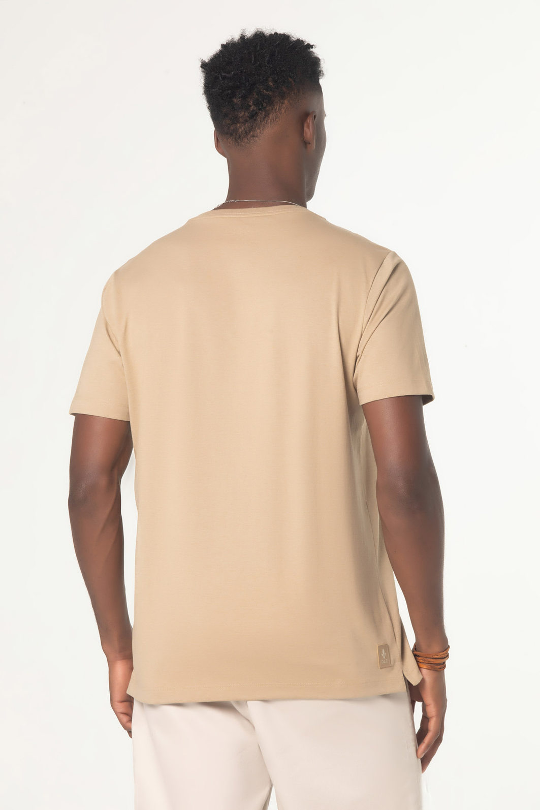 Camiseta Dlz Algodão Poliéster Manga Curta Lisa Aplicação Logo Emborrachado Bege Mescla Camiseta Dlz Algodão Poliéster Manga Curta Lisa Aplicação Logo Emborrachado Bege Mescla