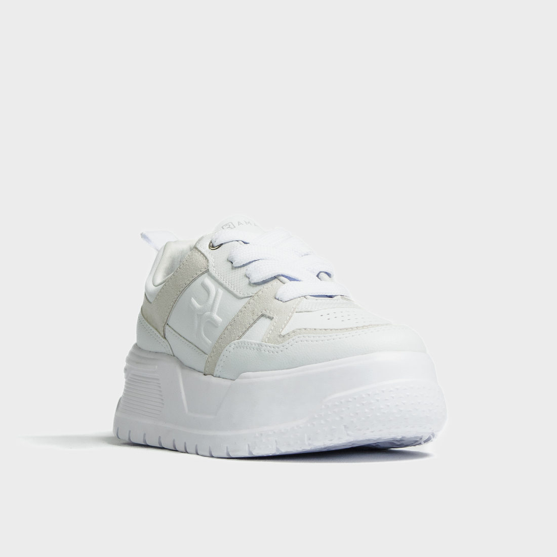 Tênis Flatform Ramarim com Recortes Camurça Lateral Aplicação Logo Branco Tênis Flatform Ramarim com Recortes Camurça Lateral Aplicação Logo Branco