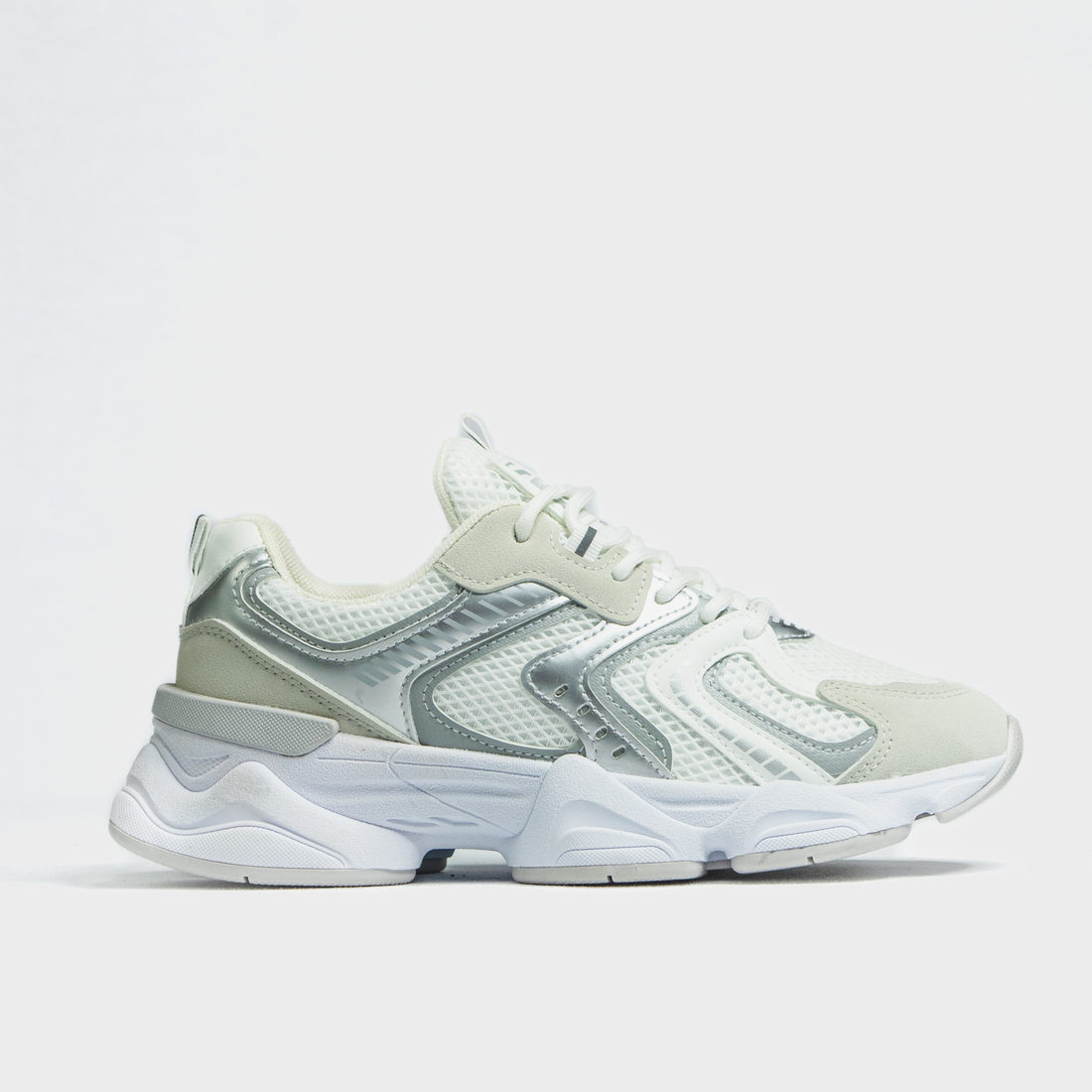 Tênis Chunky Ramarim Recortes Tela Detalhe Metalizado Solado Tratorado Branco Tênis Chunky Ramarim Recortes Tela Detalhe Metalizado Solado Tratorado Branco