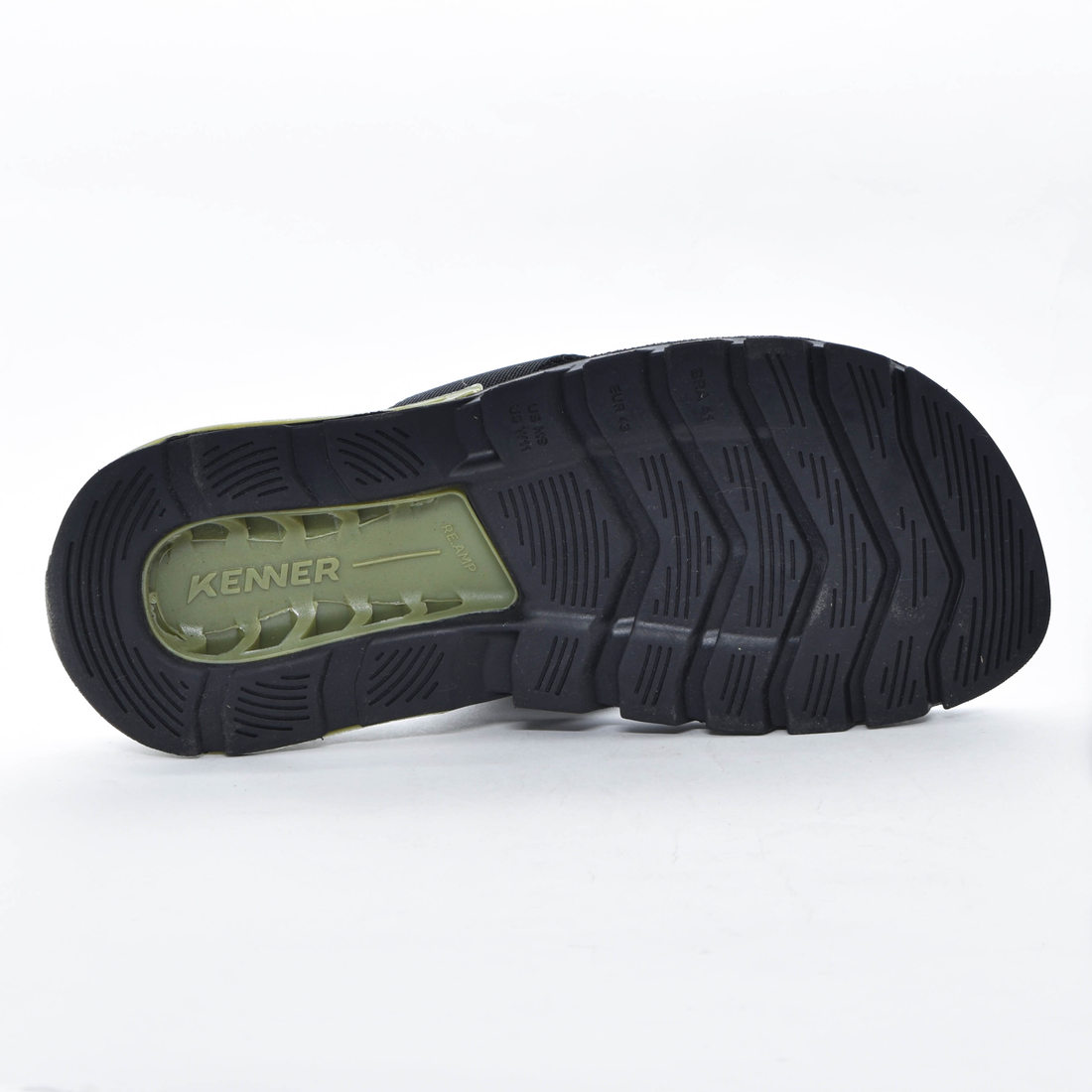 Chinelo Kenner Rakka Tira Aplicação Logo Solado Tratorado Vazado Preto e Verde Chinelo Kenner Rakka Tira Aplicação Logo Solado Tratorado Vazado Preto e Verde