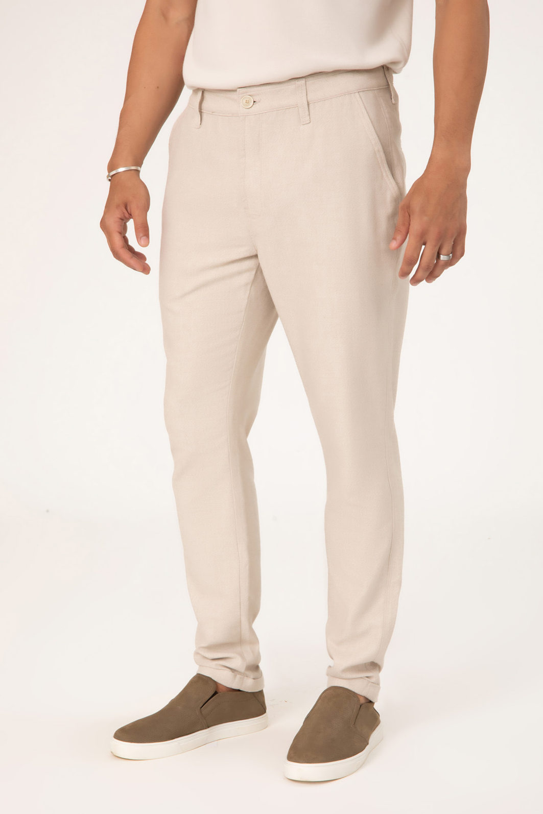 Calça Cropped Dlz AML Bolso Faca Aplicação Bordado Logo Barra Dobrada Bege