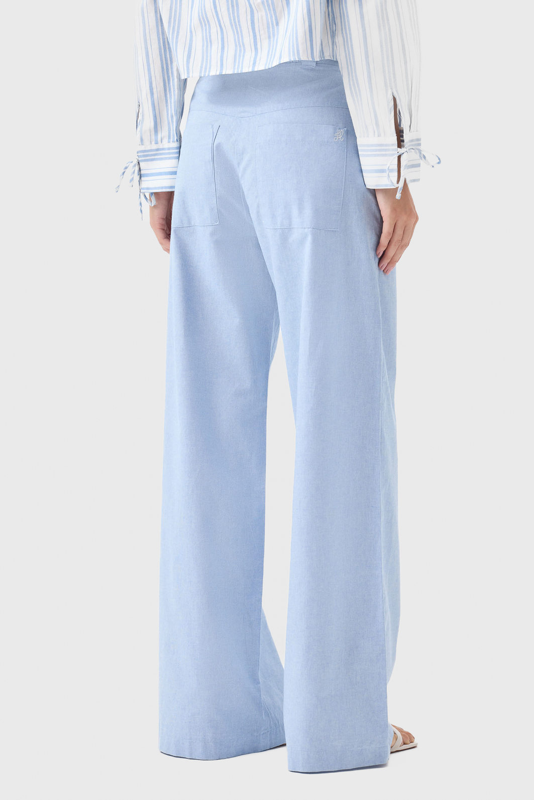 Calça Pantalona Flor de Algodão Lisa Bolso Faca Fechamento Zíper Lateral Azul Claro