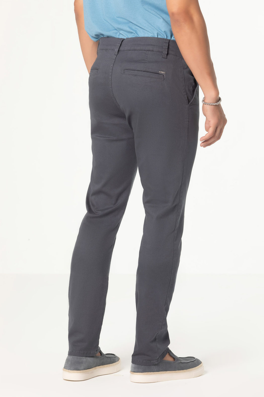 Calça Dlz Chino Slim Algodão Elastano Aplicação Bordado Logo Bolso Faca Chumbo Calça Dlz Chino Slim Algodão Elastano Aplicação Bordado Logo Bolso Faca Chumbo