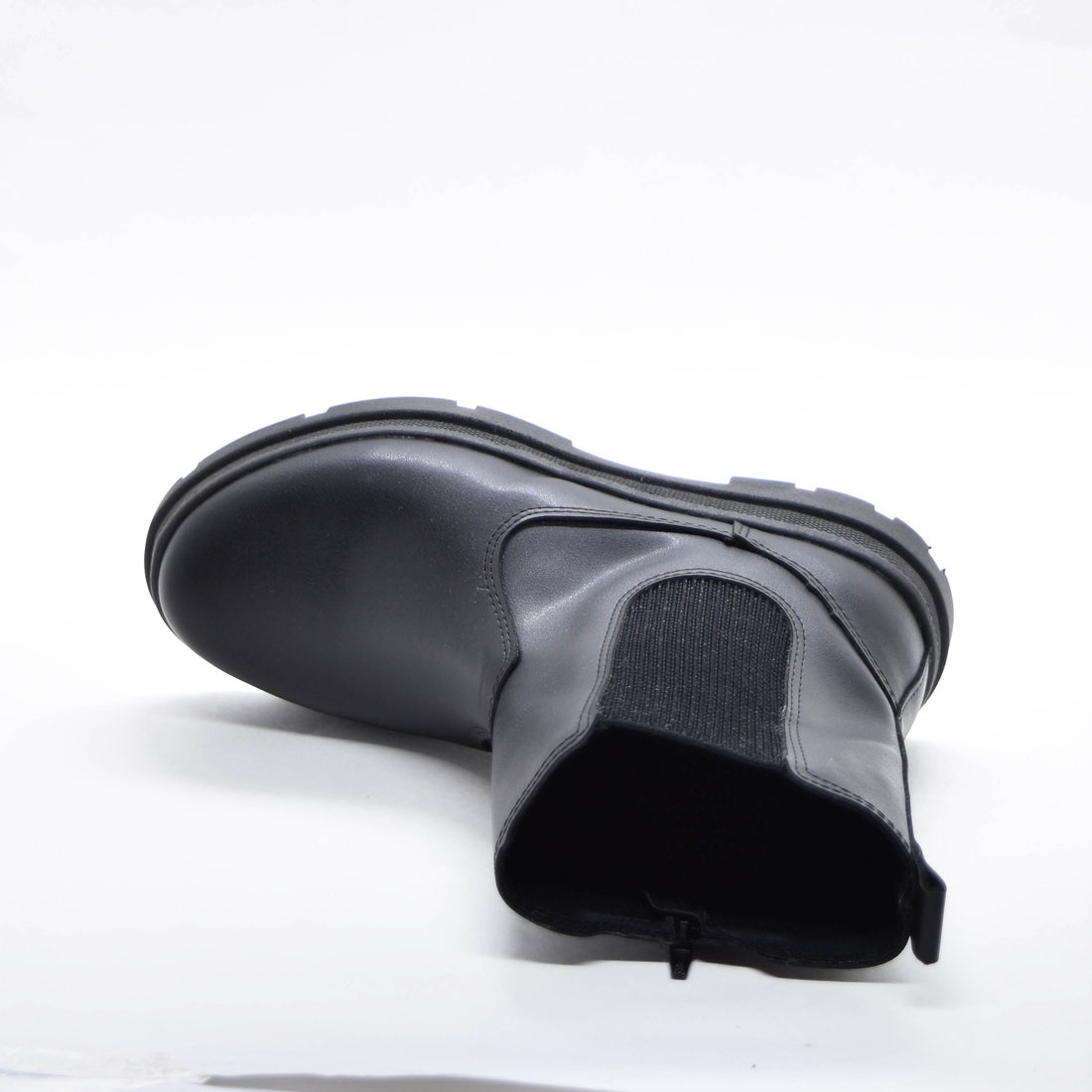 Bota Kidy Cano Médio com Recortes Lateral Detalhe Elástico com Brilho Fechamento Zíper Preto