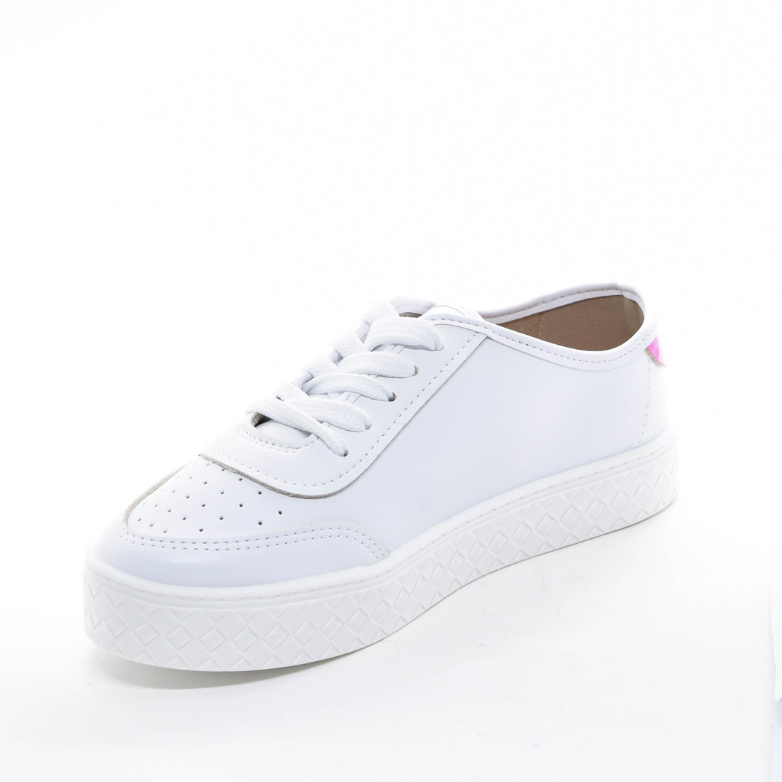 Tênis Moleca com Recortes Microperfuros Solado Trabalhado Branco e Rosa