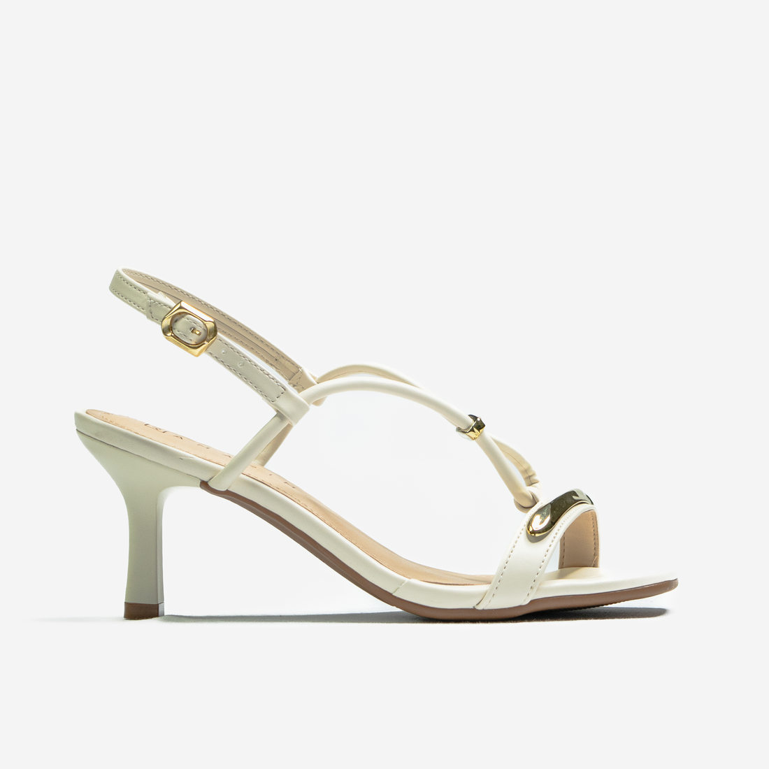 Sandália Ramarim Bico Quadrado Tira Detalhe Metal Ajustável Salto Médio Fino Off White Sandália Ramarim Bico Quadrado Tira Detalhe Metal Ajustável Salto Médio Fino Off White