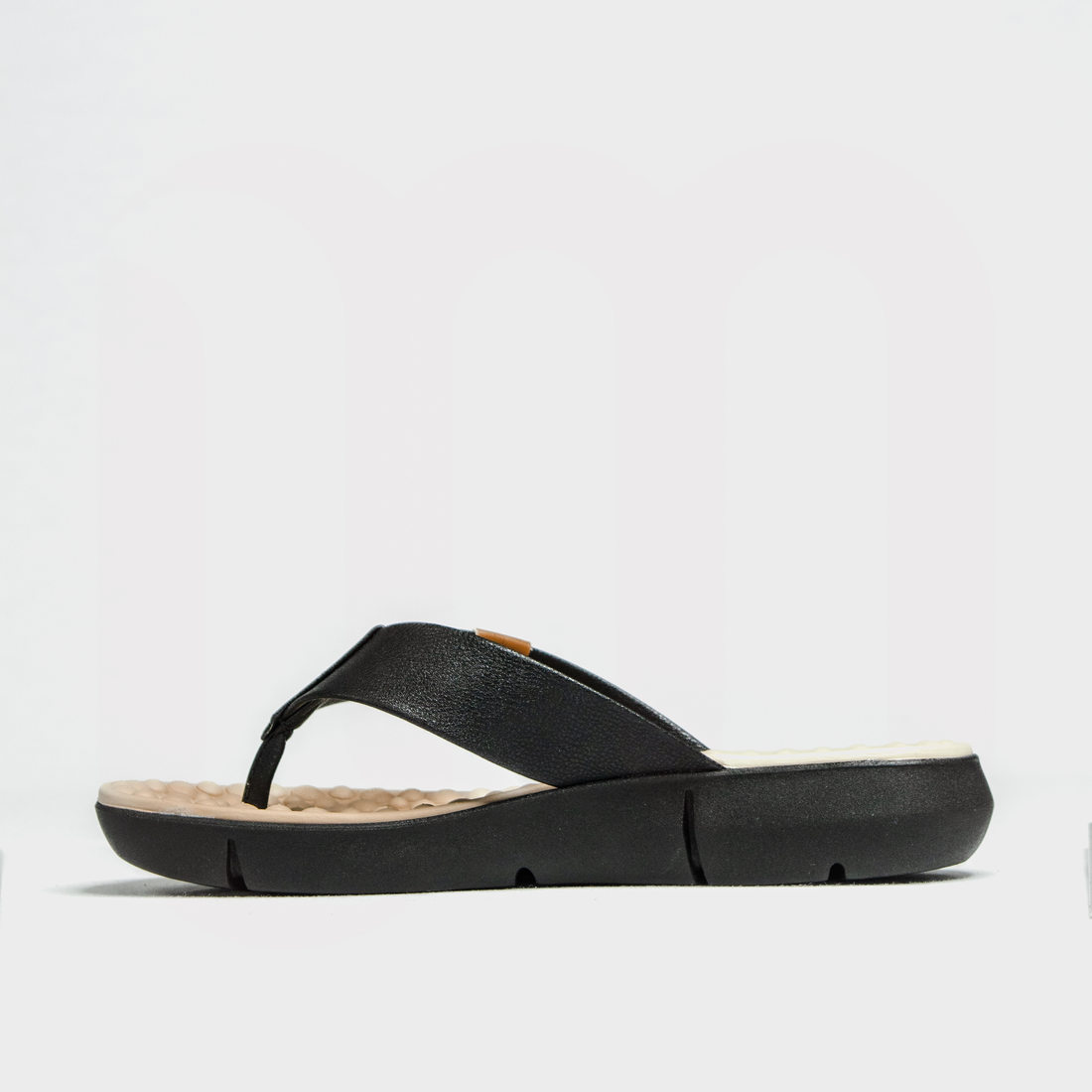 Tamanco Modare Ultra Conforto Palmilha Massageadora Cabedal Aplicação Metal Logo Salto Baixo Preto