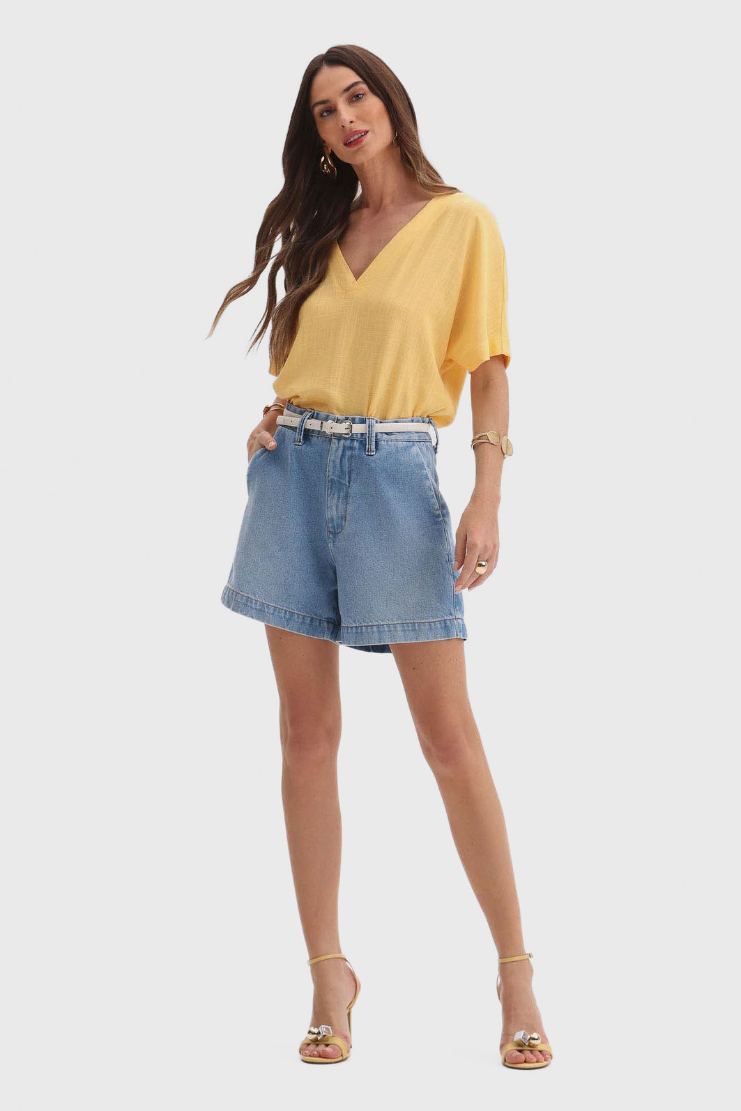 Blusa Flor de Lis Viscose Linho Decote V Manga Curta Lisa Amarelo