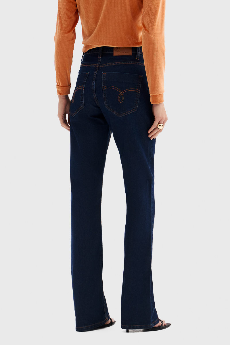 Calça Jeans Flor de Lis Boot Cut com Bolso Azul Escuro