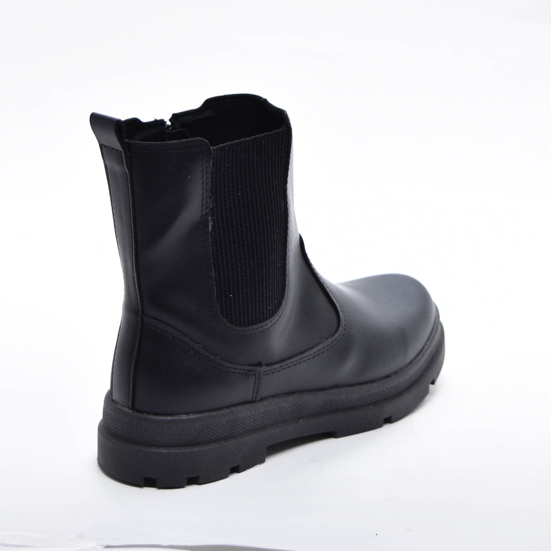 Bota Kidy Cano Médio com Recortes Lateral Detalhe Elástico com Brilho Fechamento Zíper Preto