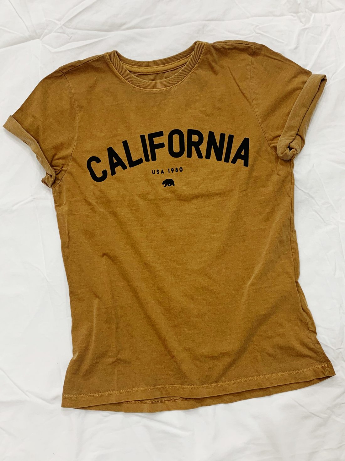 t shirt caramelo