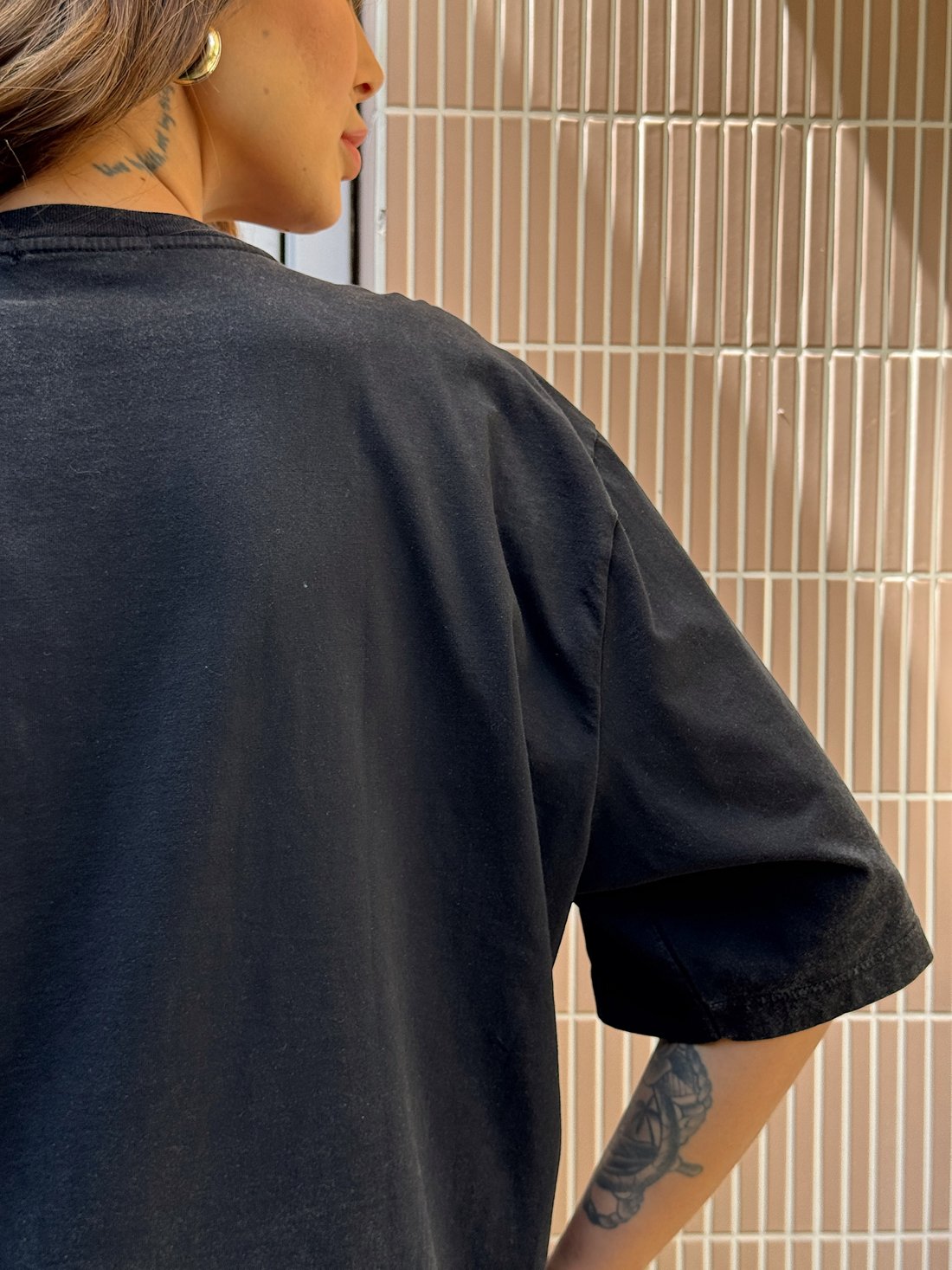 T-SHIRT OVERSIZED COCKTAIL LOVERS PRETO STONE INVERTIDO