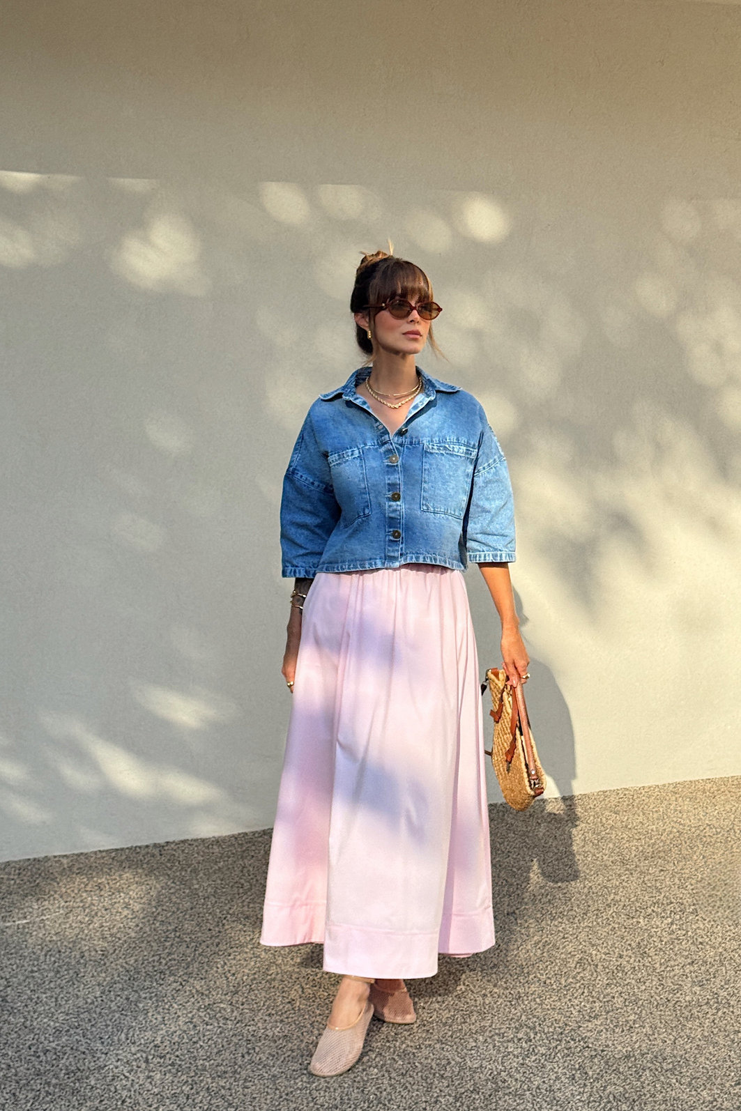 SAIA MIDI COM BOLSOS E FORRO LIVIA ROSA CLARO