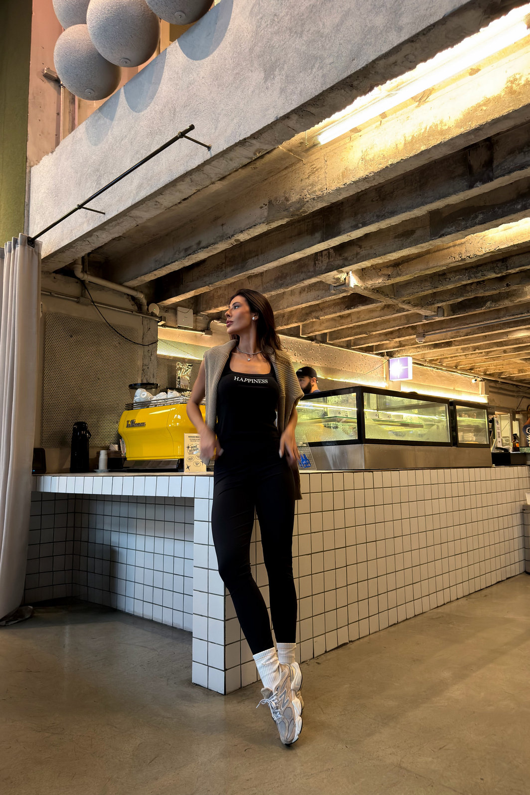 REGATA CAROL BORDADA HAPPINESS PRETA