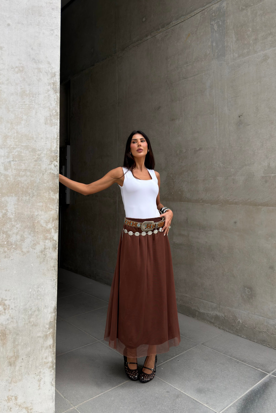SAIA MIDI TULE COM FORRO LISA CHLOE MARROM