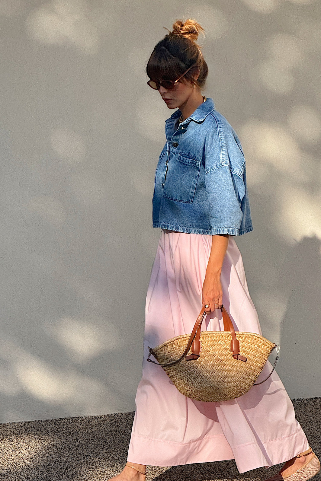 SAIA MIDI COM BOLSOS E FORRO LIVIA ROSA CLARO