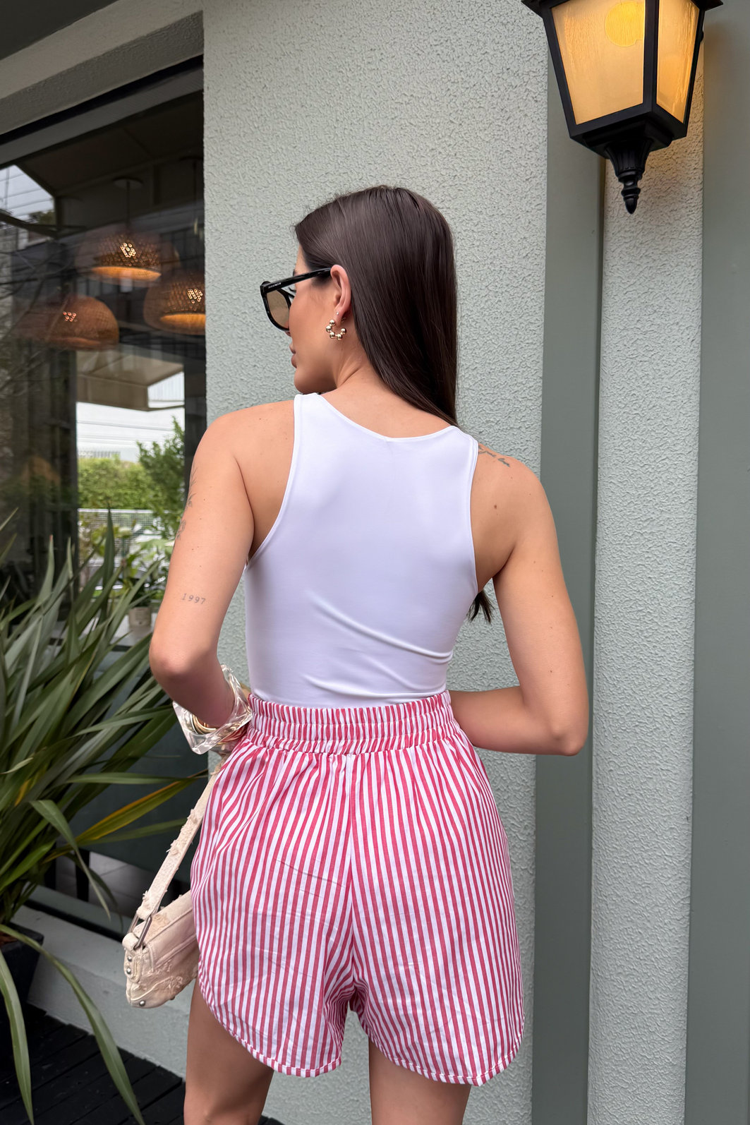 SHORTS FRESH COM BOLSO LISTRADO VERMELHO