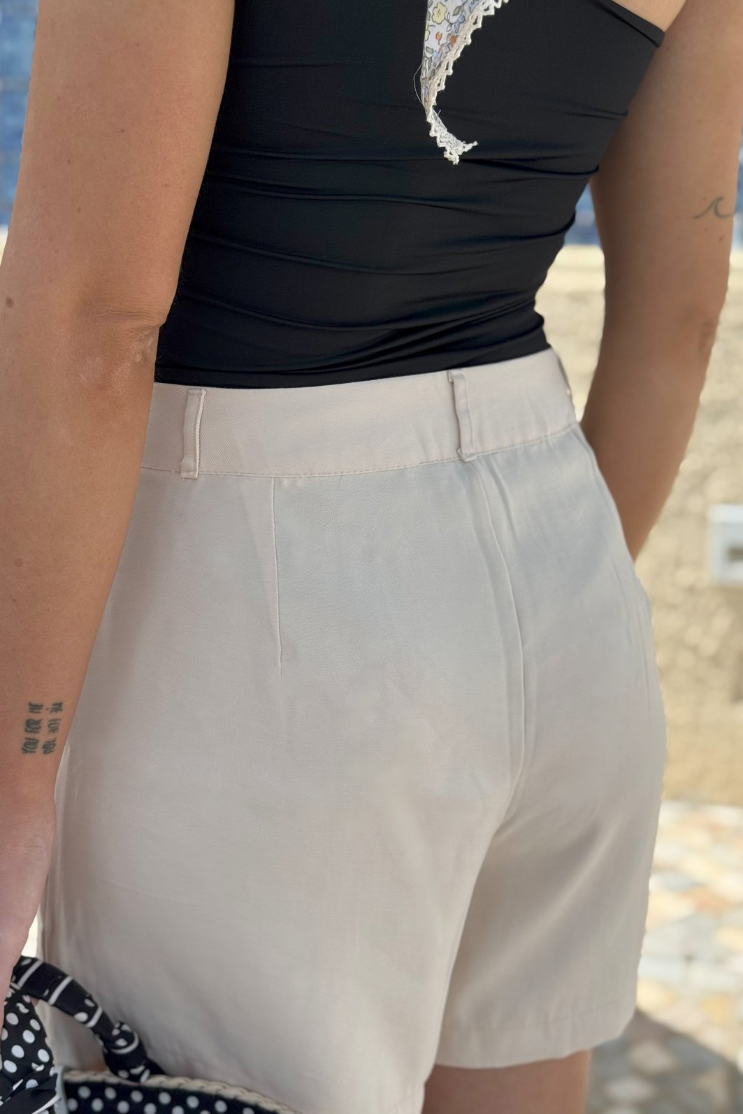 SHORTS ALFAIATARIA BARCELONA AREIA