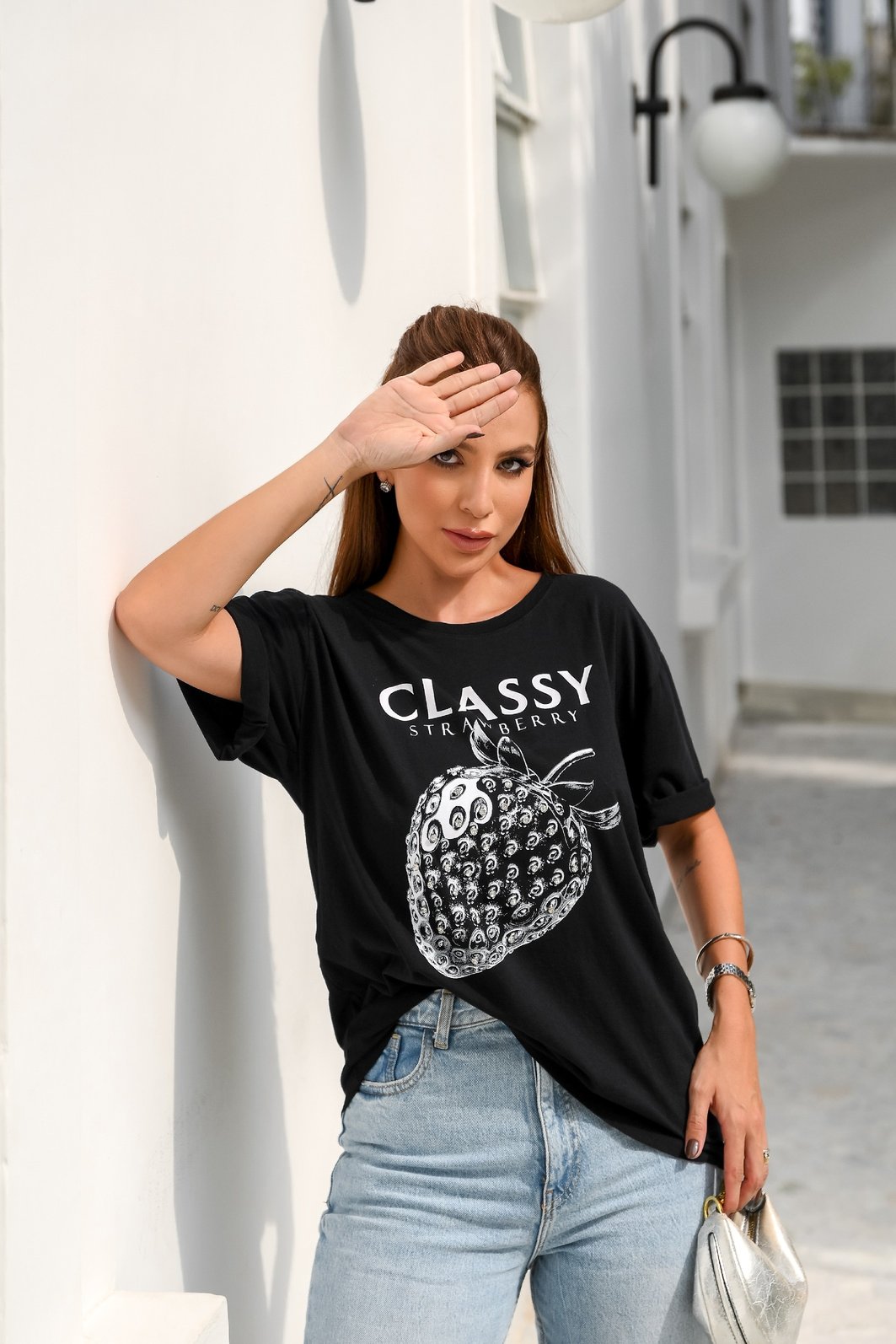 T-SHIRT ESTONADA CLASSY MORANGOS (COM PEDRAS) PRETA