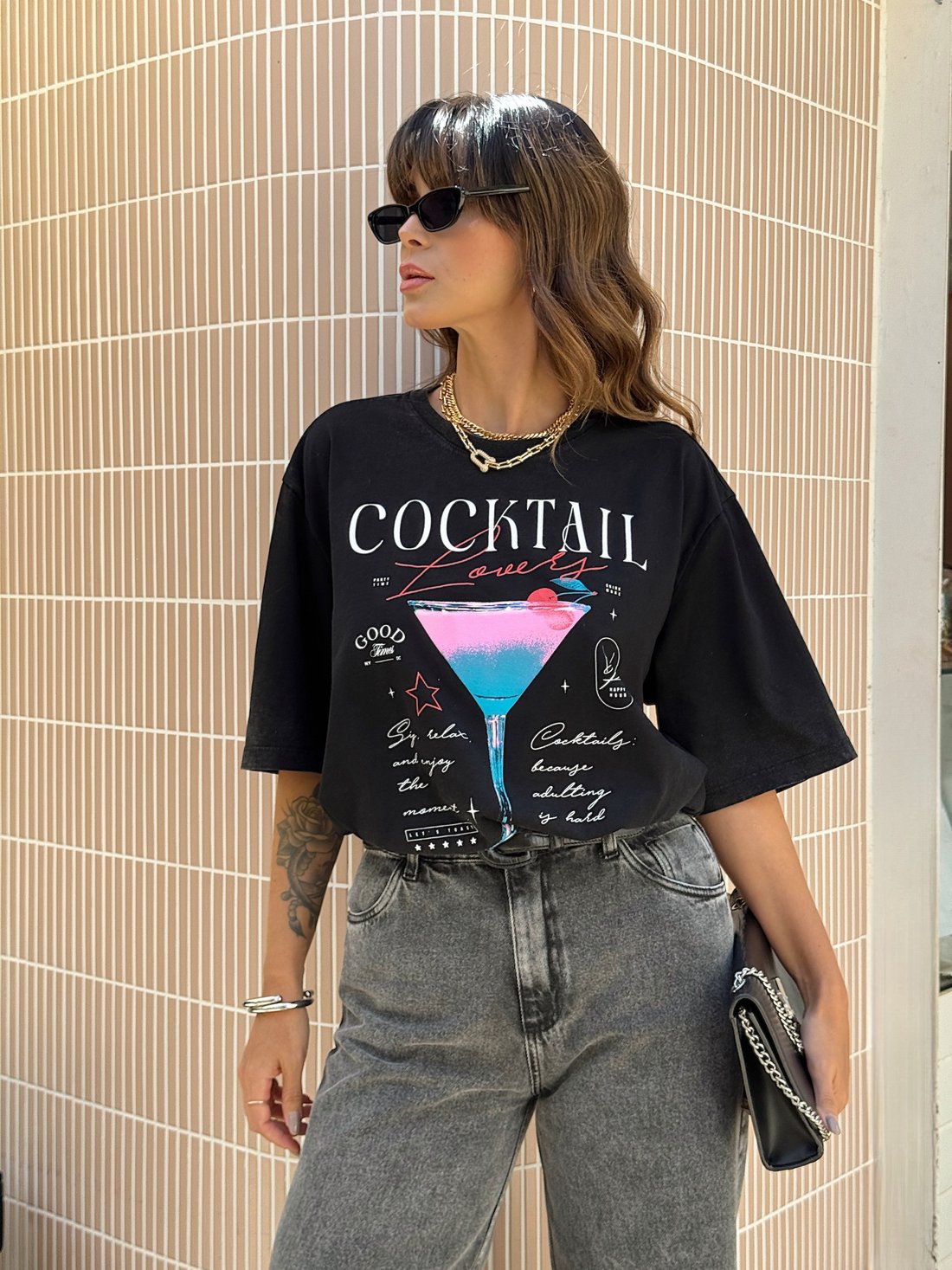 T-SHIRT OVERSIZED COCKTAIL LOVERS PRETO STONE INVERTIDO