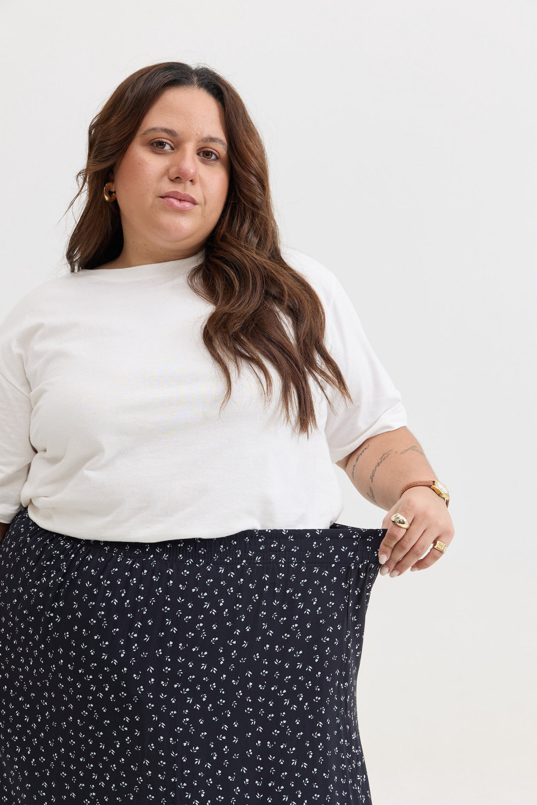 SAIA MIDI SWEET FLORAL PRETA