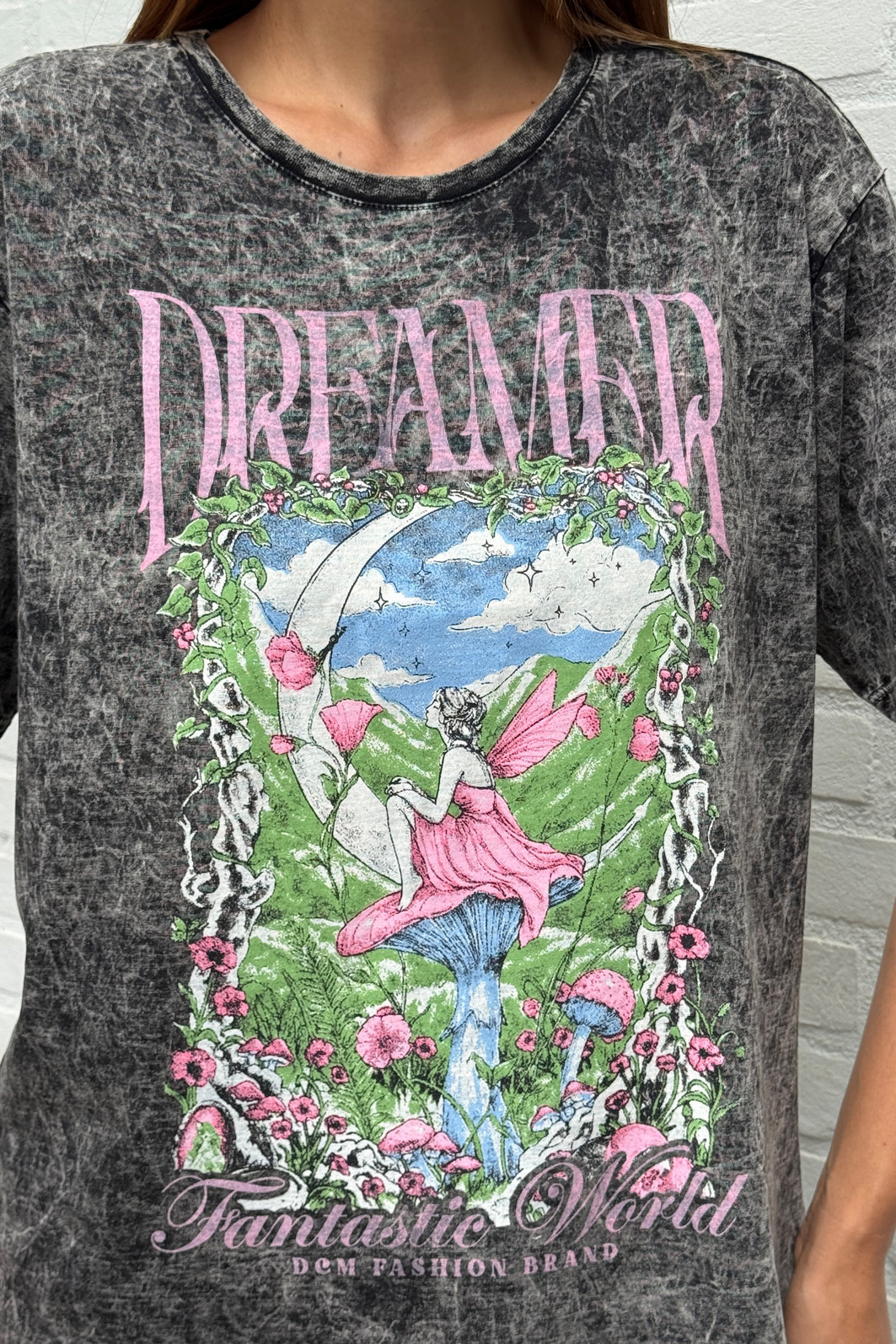 PRÉ-VENDA T-SHIRT ESTONADA DREAMER FANTASTIC PRETO MARMORIZADO VINTAGE