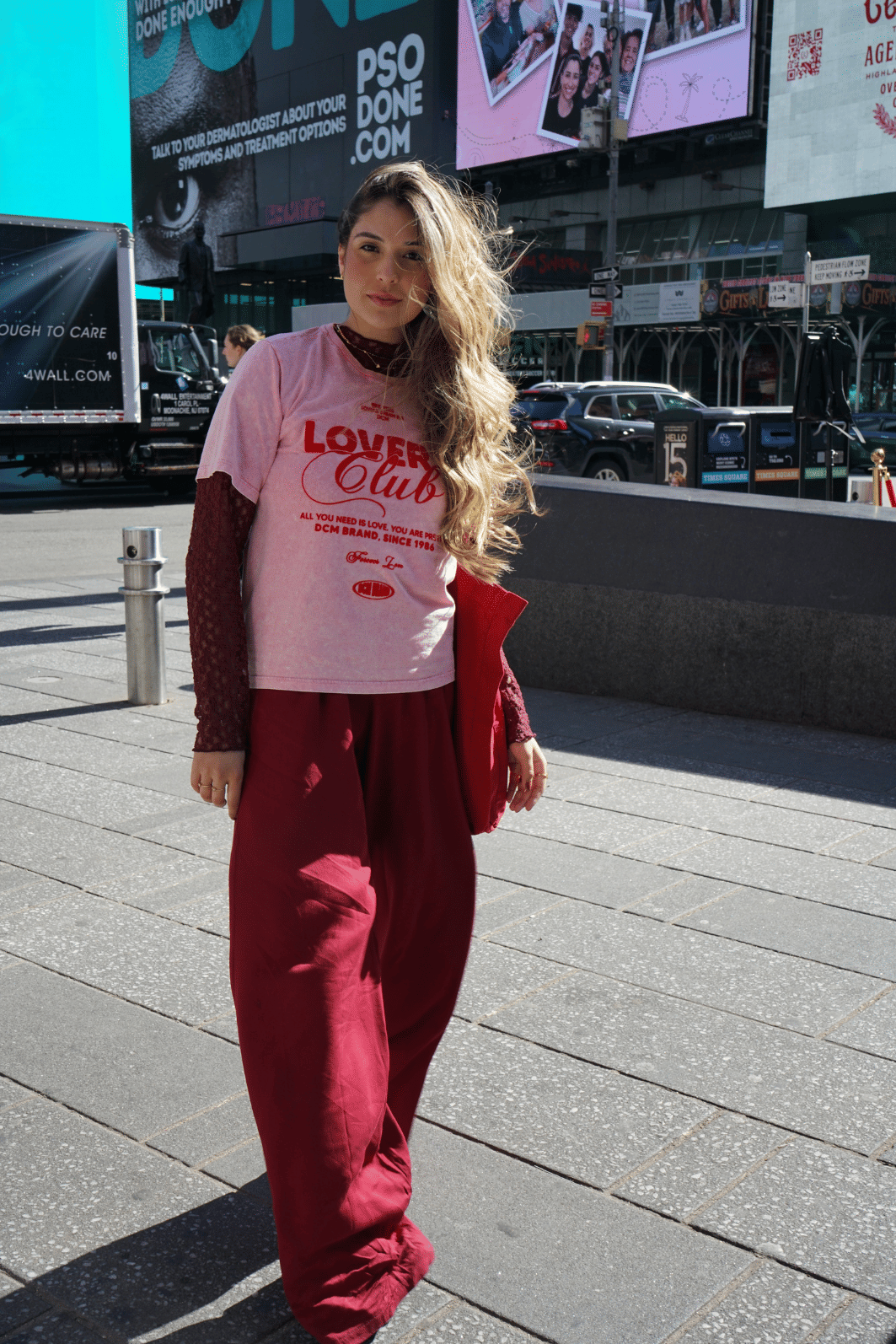 T-SHIRT ESTONADA LOVERS CLUB (COM FLOCADO) PINK HOT MARMORIZADO