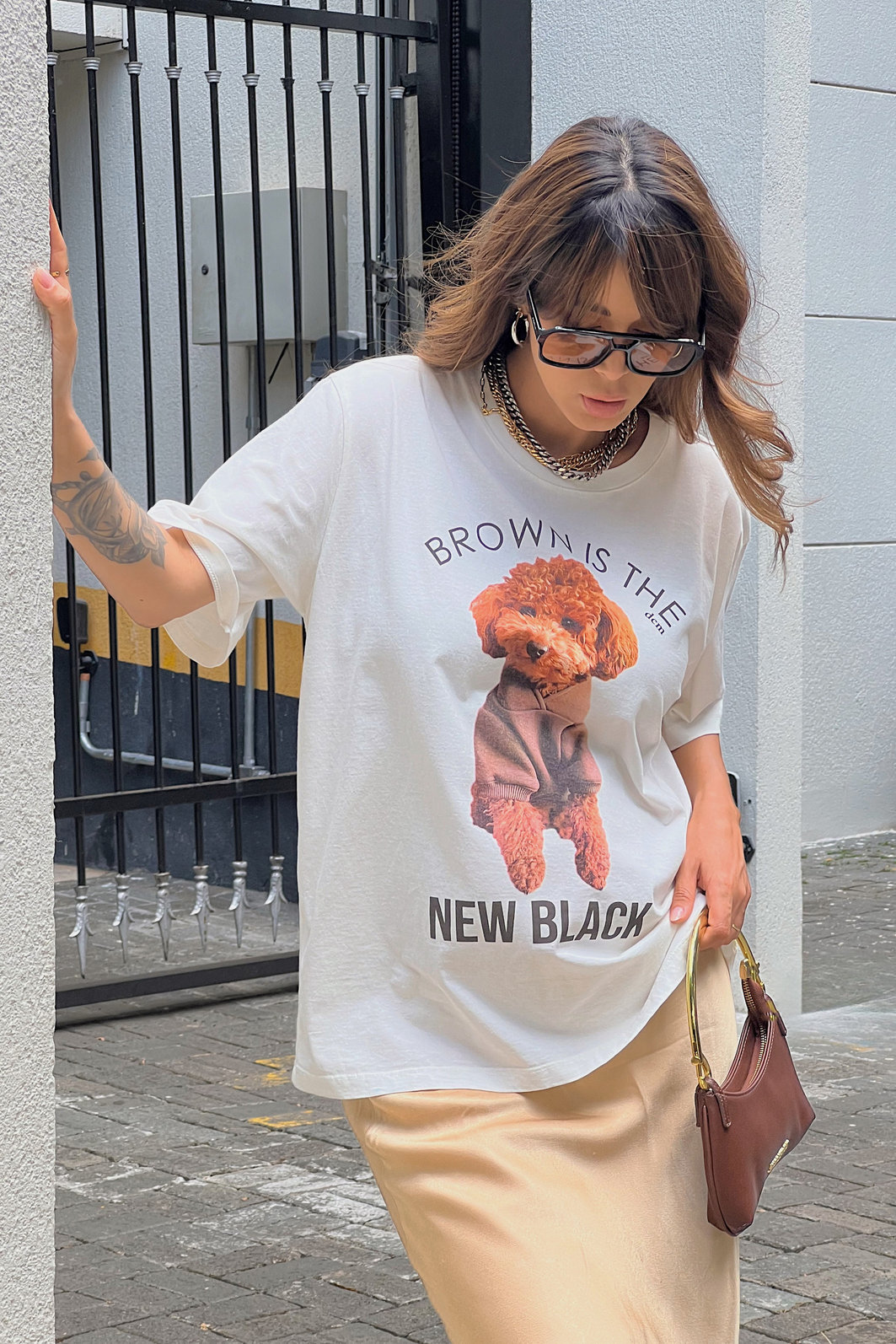 T-SHIRT OVERSIZED BROWN POODLE OFF WHITE