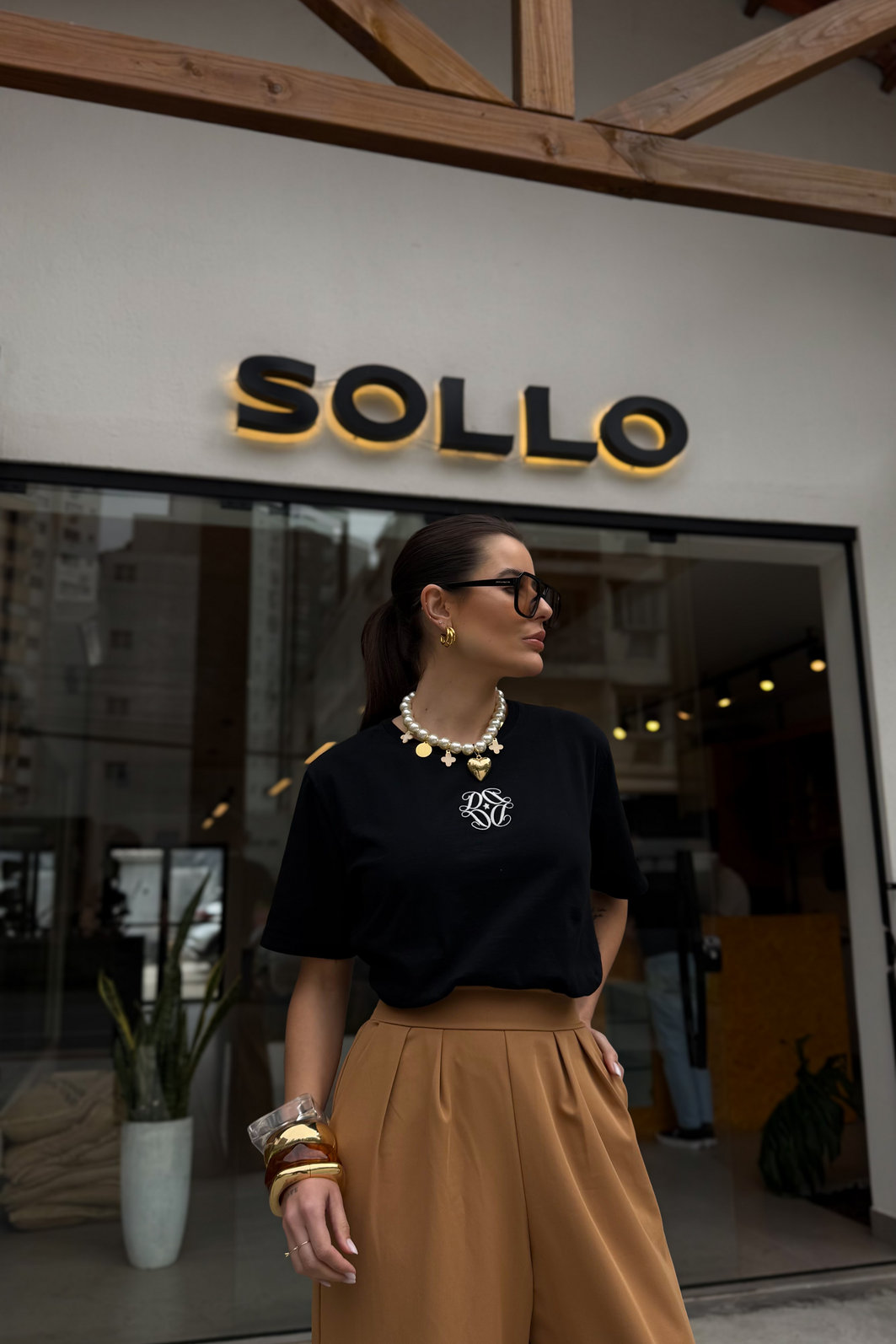 T-SHIRT ESTONADA BRASÃO DOLCE (BORDADO) PRETA