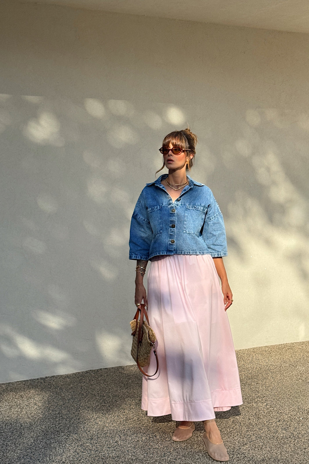 SAIA MIDI COM BOLSOS E FORRO LIVIA ROSA CLARO
