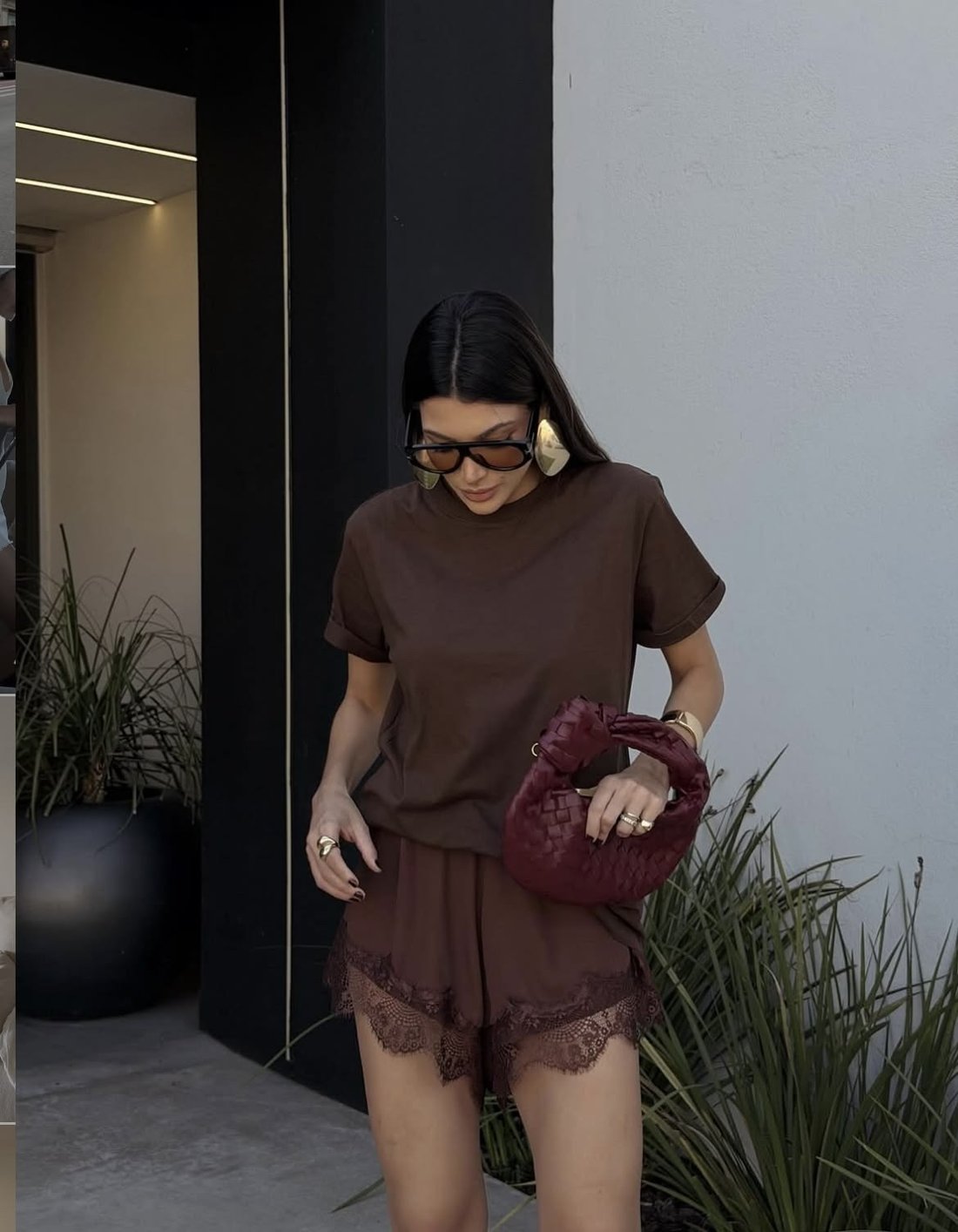 SHORTS DE CETIM COM BARRA DE RENDA INES MARROM