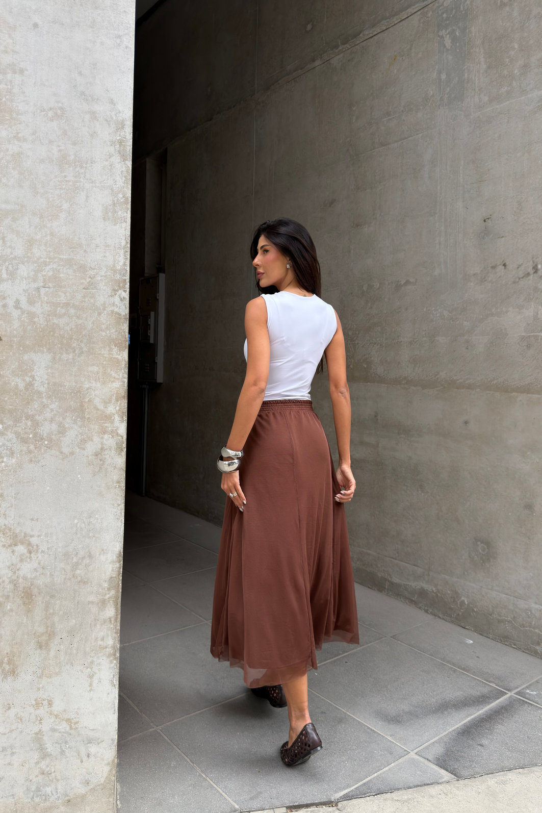 SAIA MIDI TULE COM FORRO LISA CHLOE MARROM