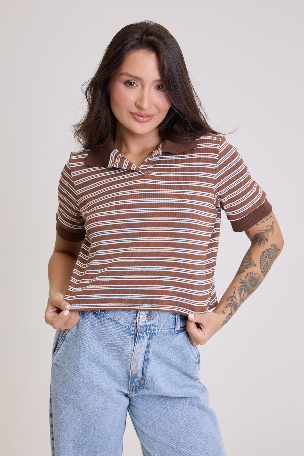 CAMISA MANGA CURTA GOLA POLO LISTRADA MAVIE MARROM