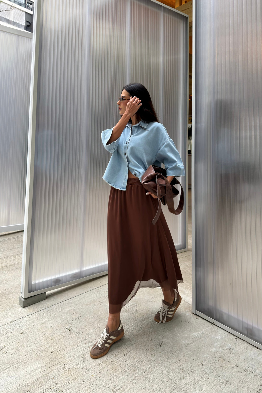 SAIA MIDI TULE COM FORRO LISA CHLOE MARROM