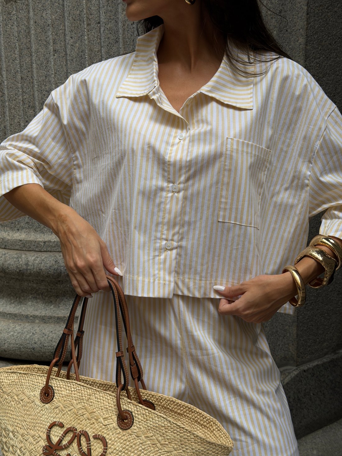 CAMISA OVER CROPPED LISTRADA POSITANO AMARELO MANTEIGA CAMISA OVER CROPPED LISTRADA POSITANO AMARELO MANTEIGA