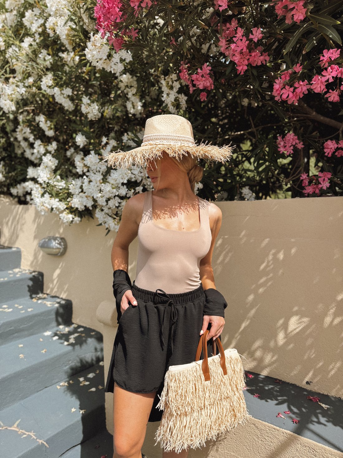 SHORTS FRESH COM BOLSO PRETO