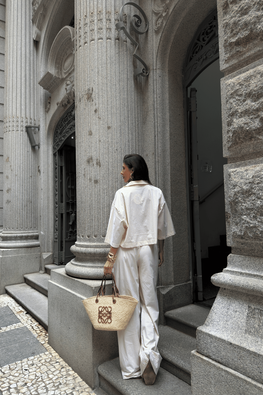 CAMISA OVER CROPPED LISTRADA POSITANO AMARELO MANTEIGA CAMISA OVER CROPPED LISTRADA POSITANO AMARELO MANTEIGA