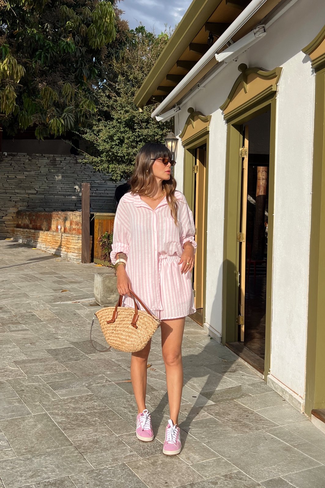 CAMISA BOTÕES LISTRAS OVER THAIS ROSA CANDY