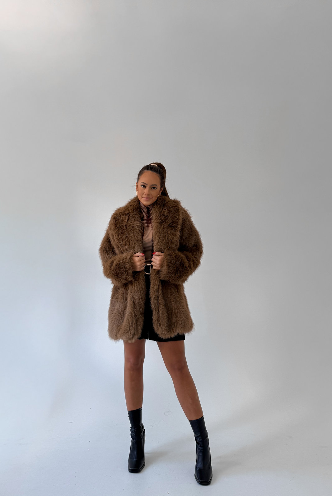 CASACO OVERSIZED DE PELO JADE CASACO OVERSIZED DE PELO JADE