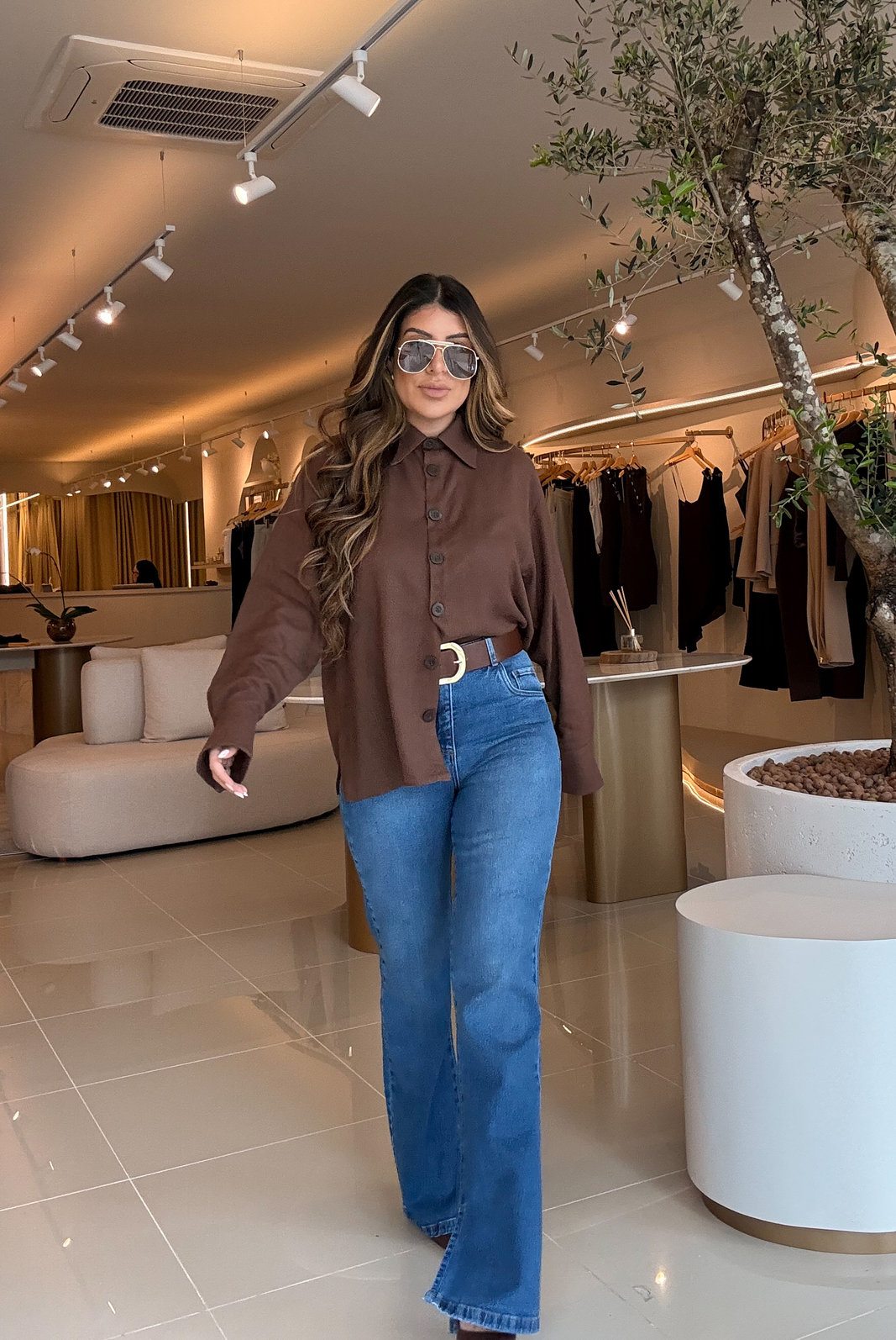 CAMISA OVERSIZED COM LINHO OLÍVIA CAMISA OVERSIZED COM LINHO OLÍVIA